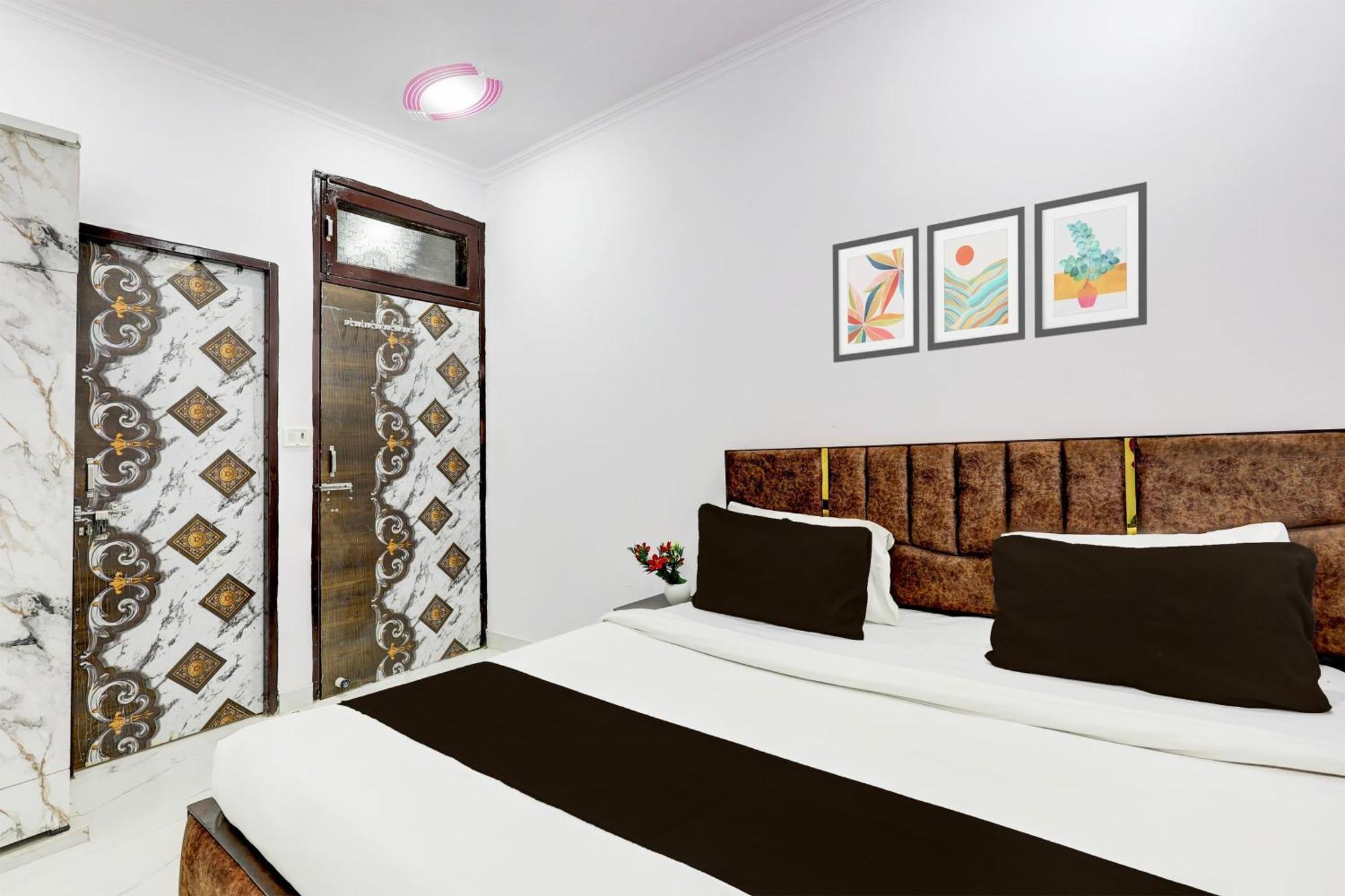 Hotel The Arrow Near Paschim Vihar Delhi  Esterno foto