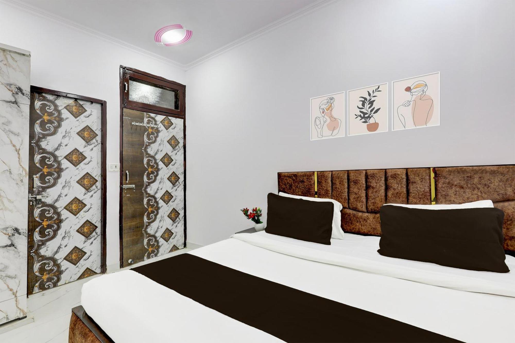 Hotel The Arrow Near Paschim Vihar Delhi  Esterno foto