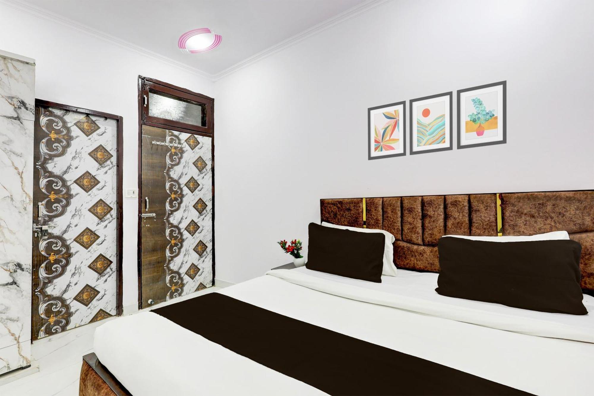 Hotel The Arrow Near Paschim Vihar Delhi  Esterno foto